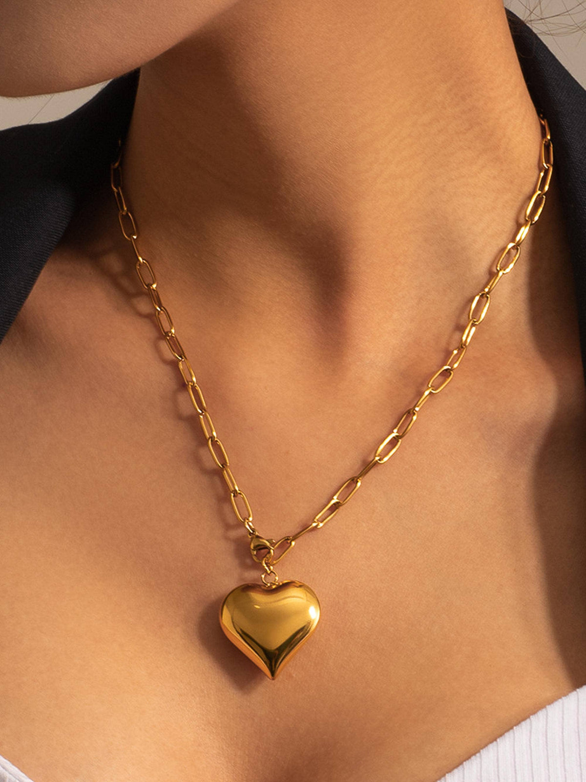 18K Gold Non-Tarnish Large Heart Chain Necklace: Yellow Gold / Link Chain
