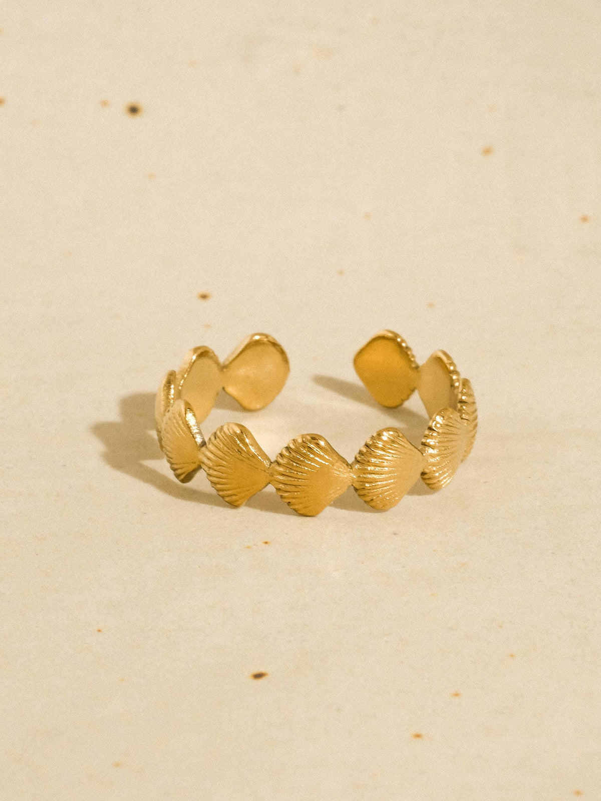 18K Gold Non-Tarnish Shell Band Open Ring: Yellow Gold