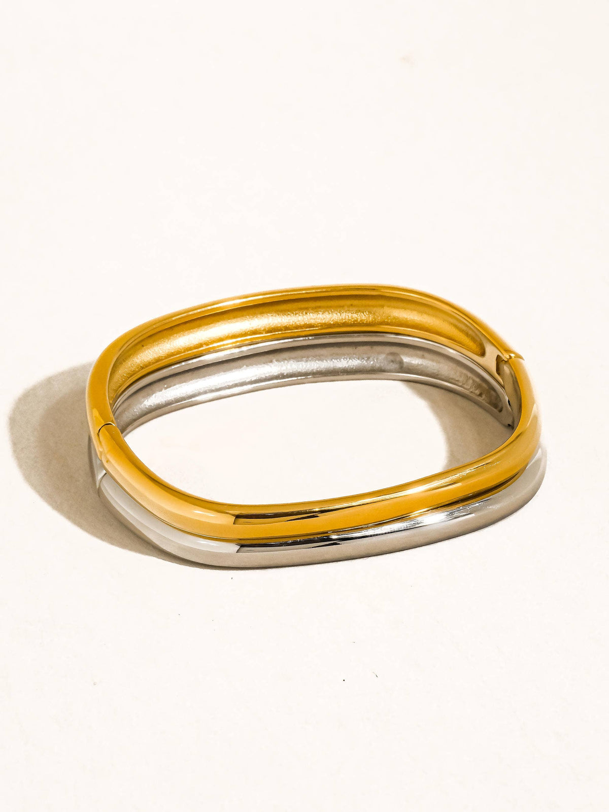 18K Gold Non-Tarnish Classic Bangle