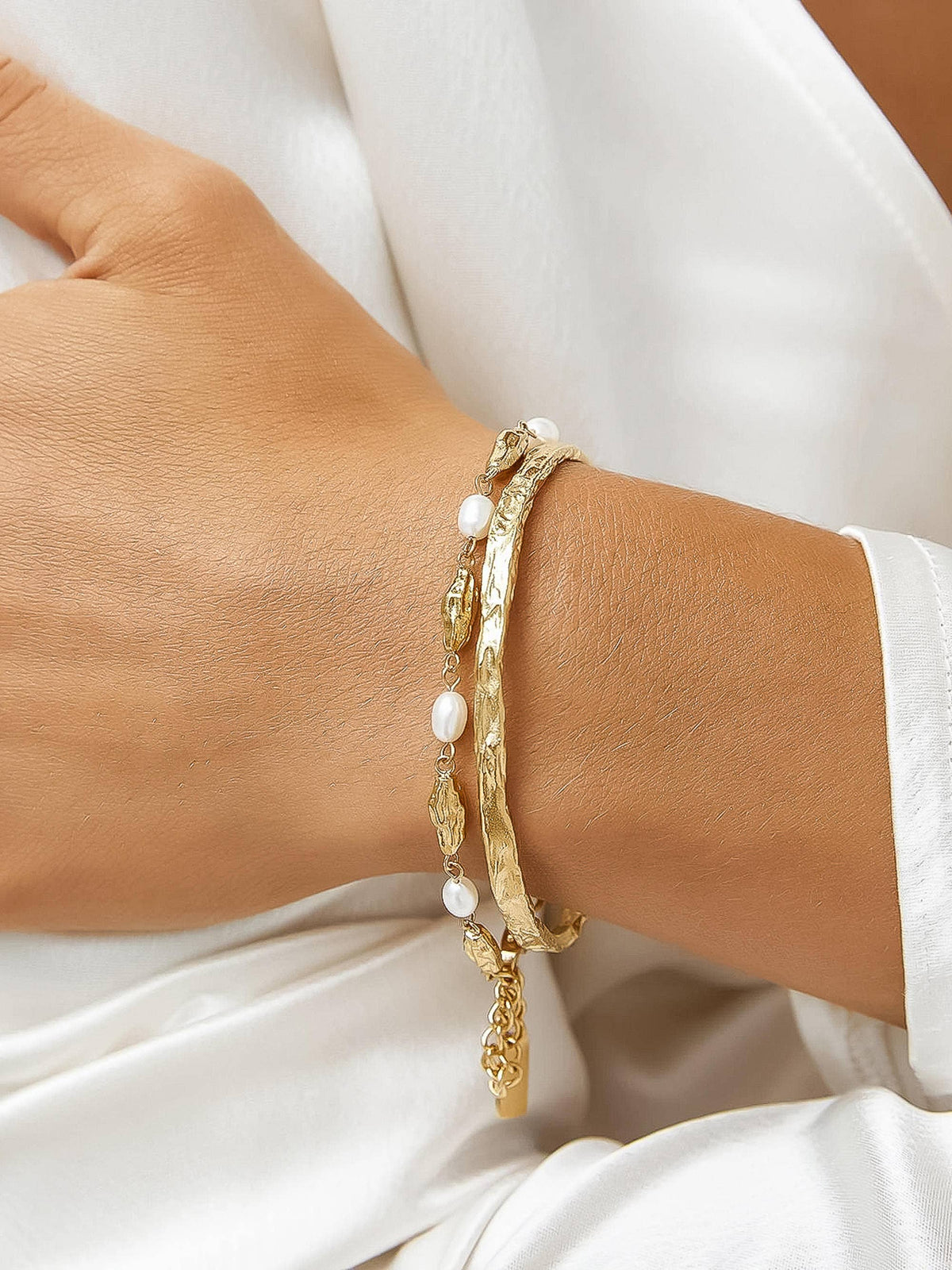 18K Gold Non-Tarnish Textured Thin Bangle