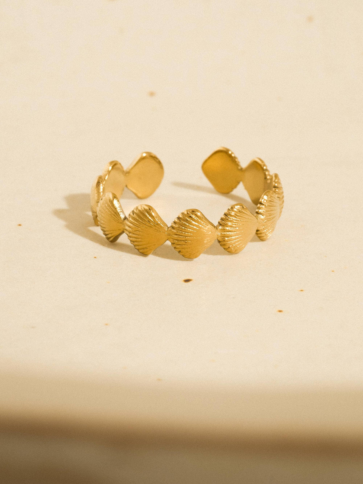 18K Gold Non-Tarnish Shell Band Open Ring: Yellow Gold