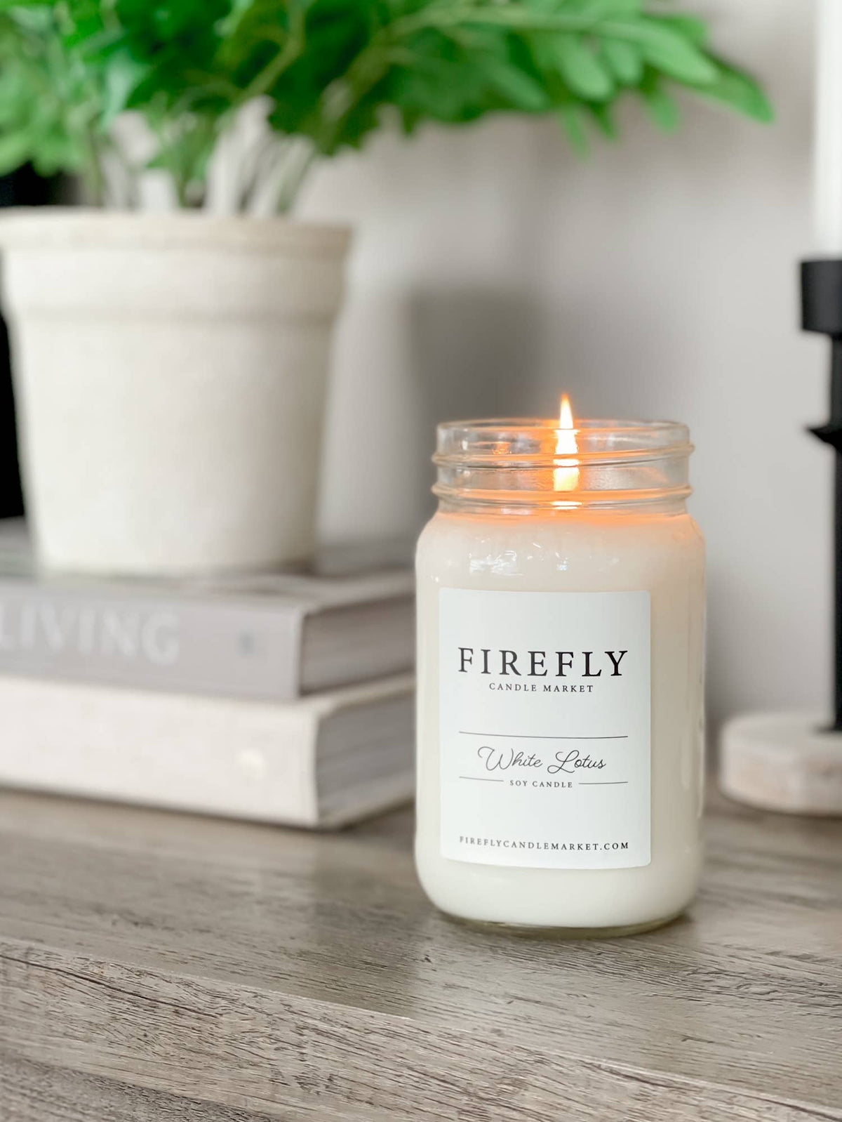 Firefly Candle Market - White Lotus: Large Candle