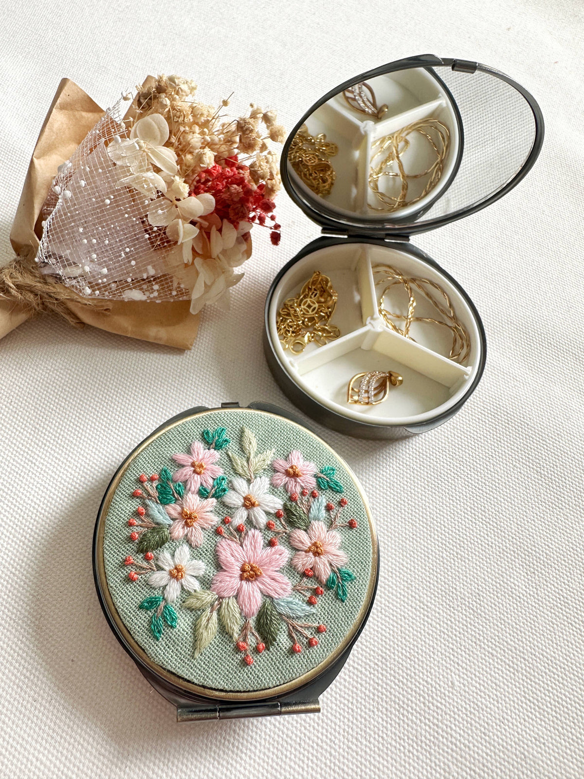 Floral Embroidered Round Jewelry Box With Mirror | Flower Garden