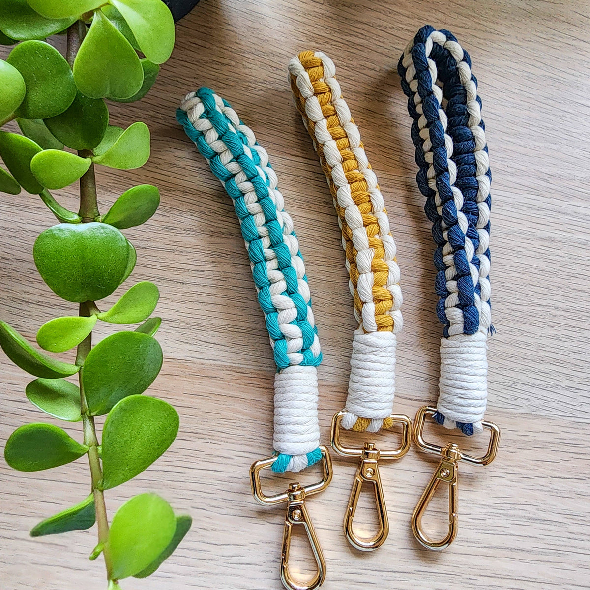 Macramé 2-Toned Cotton Wristlet