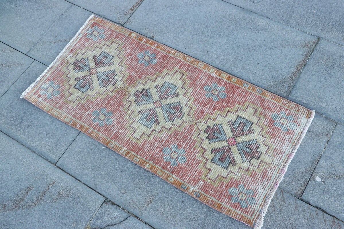 Vintage Turkish Anatolian Oushak Rug