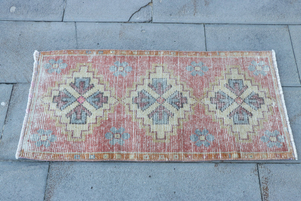 Vintage Turkish Anatolian Oushak Rug