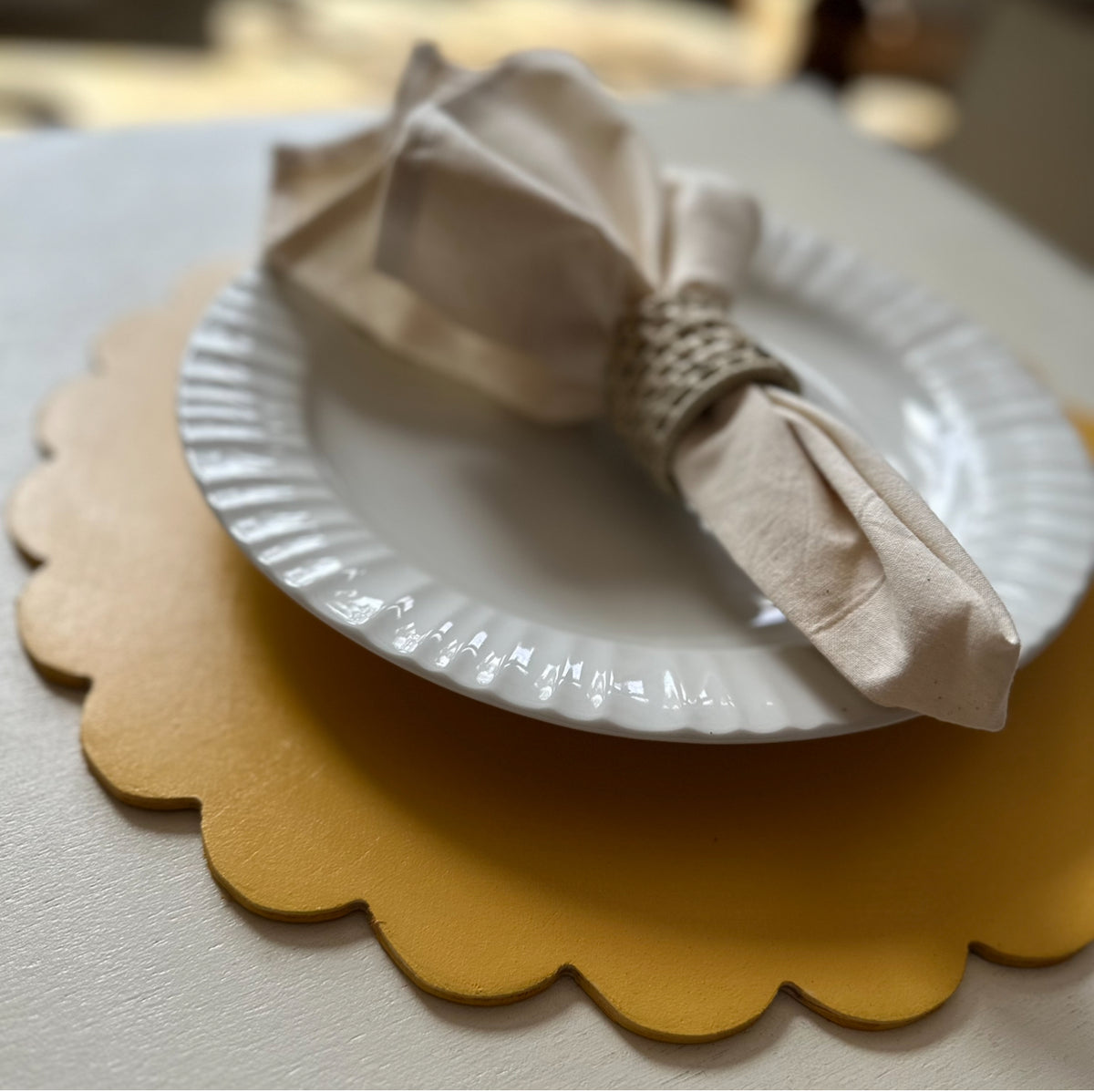 Everyday Scalloped Wooden Placemats