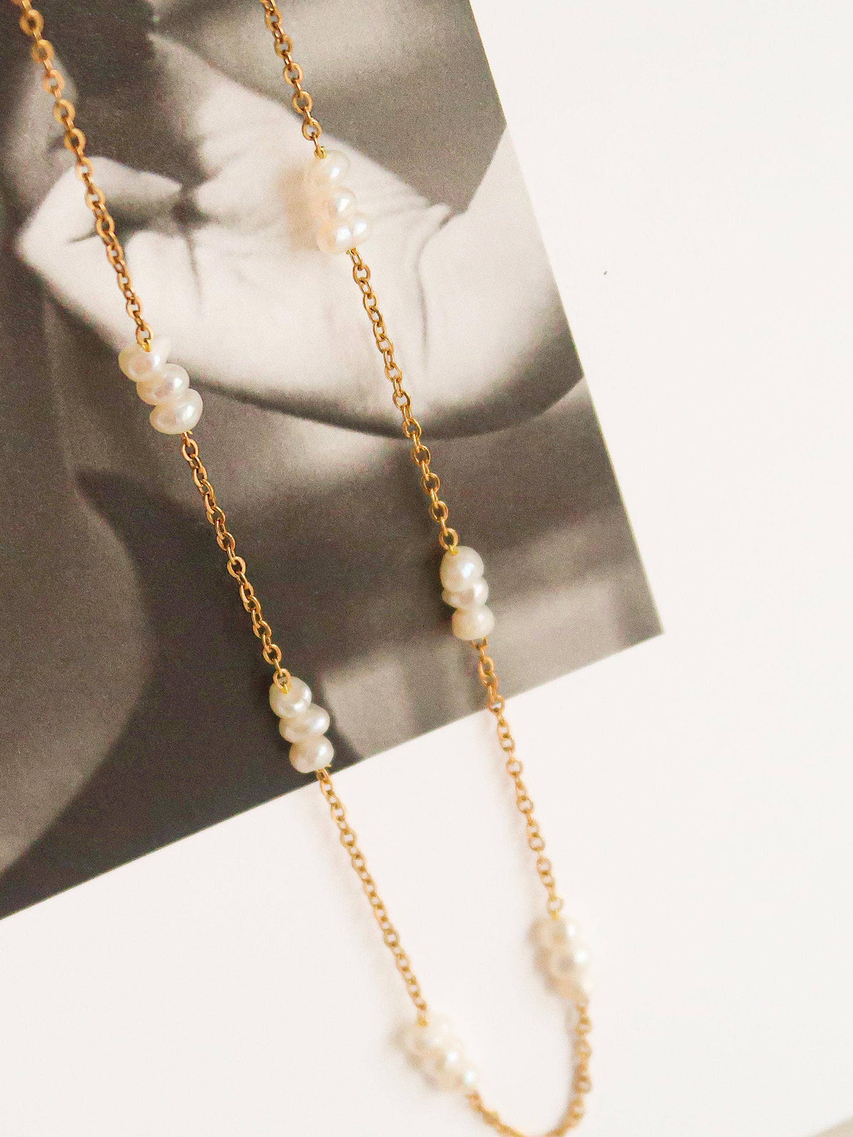 18K Non-Tarnish Petite Pearl Chokers: Yellow Gold / Lauren-Single Pearl