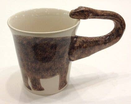 Ceramic mug with an brontosaurus design 