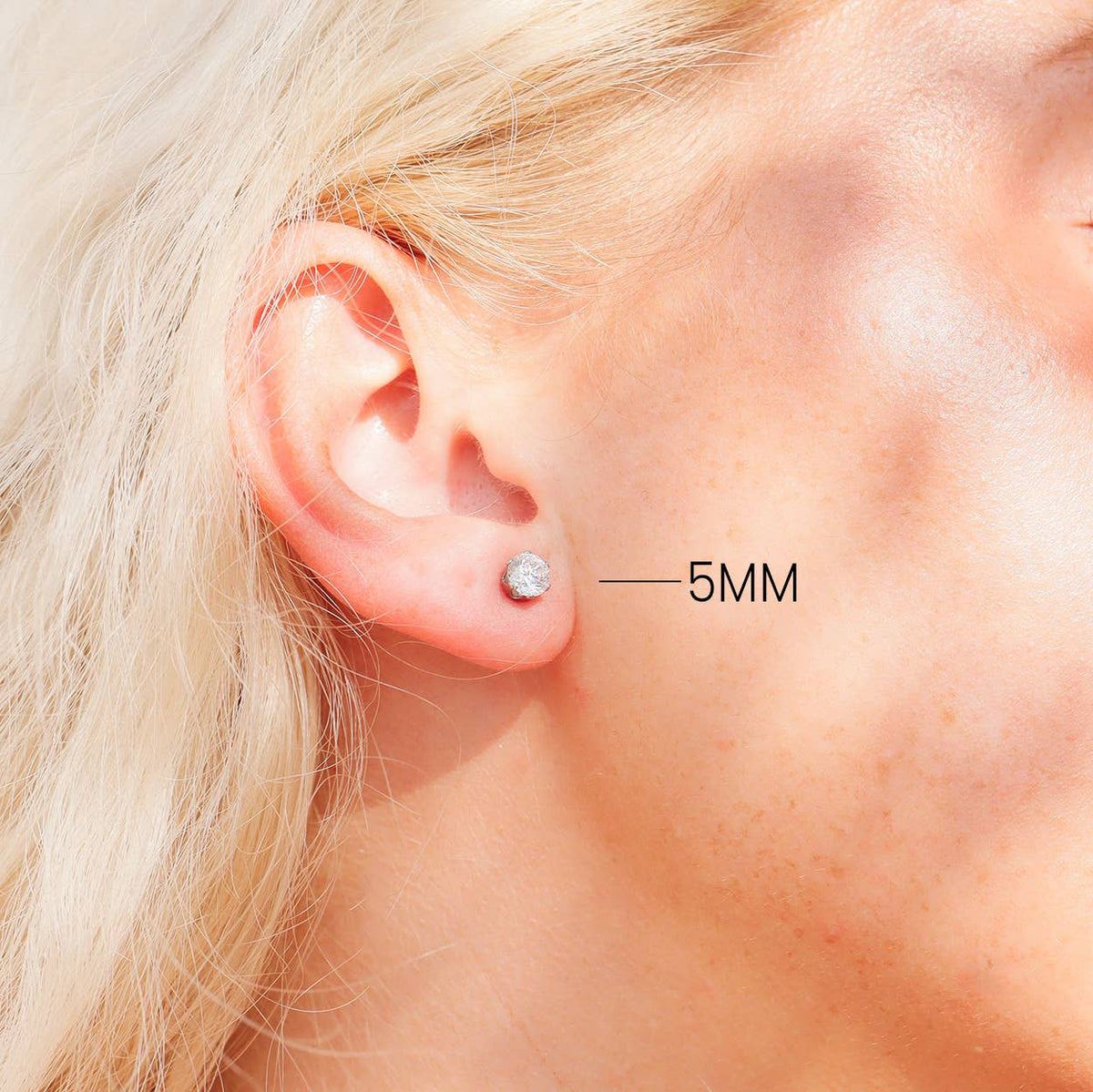 Stainless Steel Round Stud Earrings: 7mm