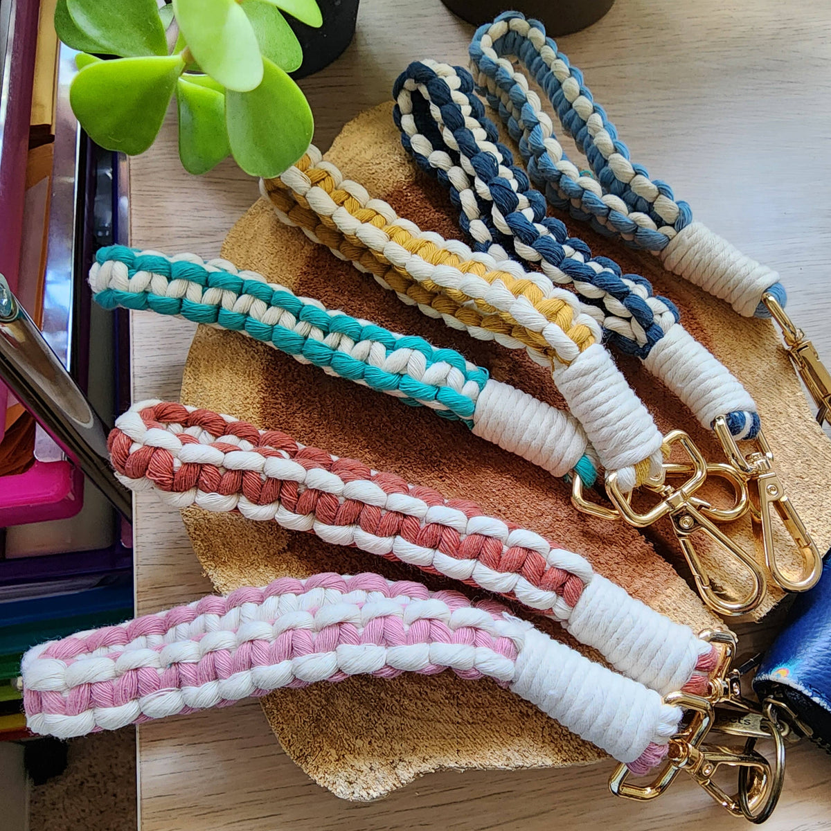 Macramé 2-Toned Cotton Wristlet