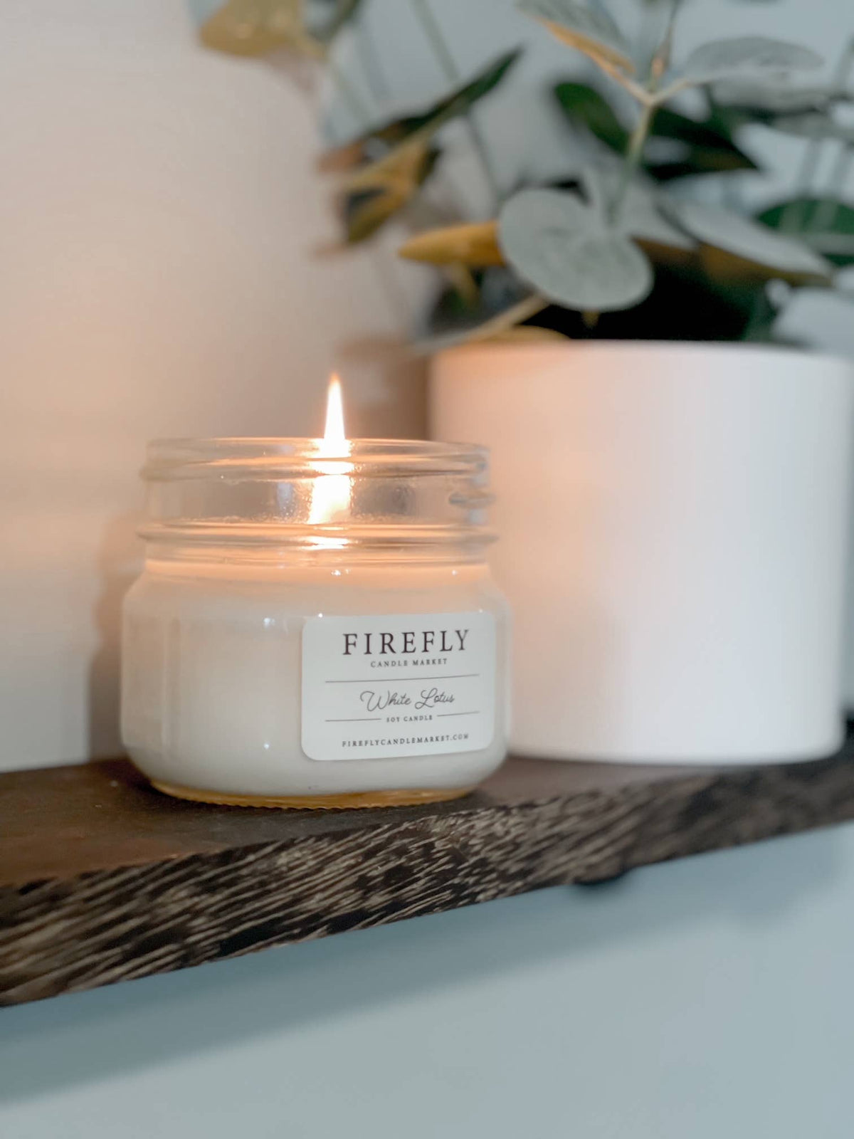 Firefly Candle Market - White Lotus: Large Candle