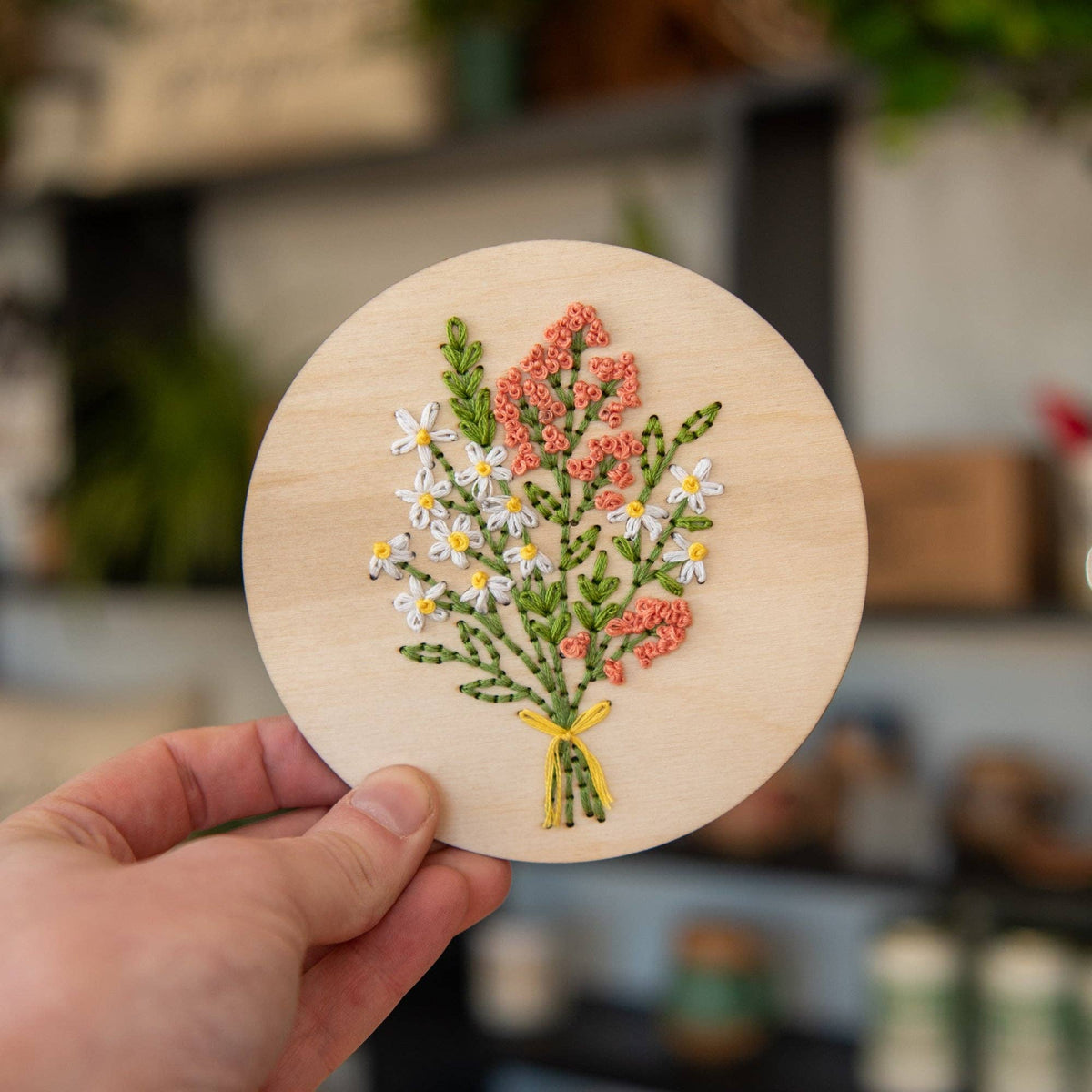 Still Magnolia - Daisy Bouquet Embroidery Kit