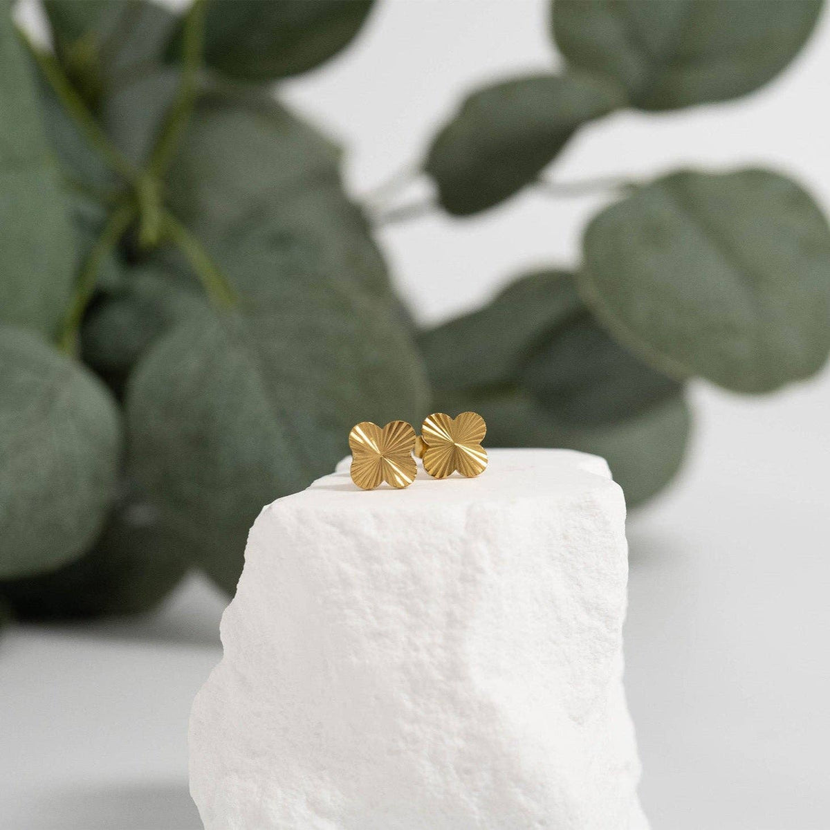 18K Gold PVD Stainless Steel Clover Stud Earrings: Gold