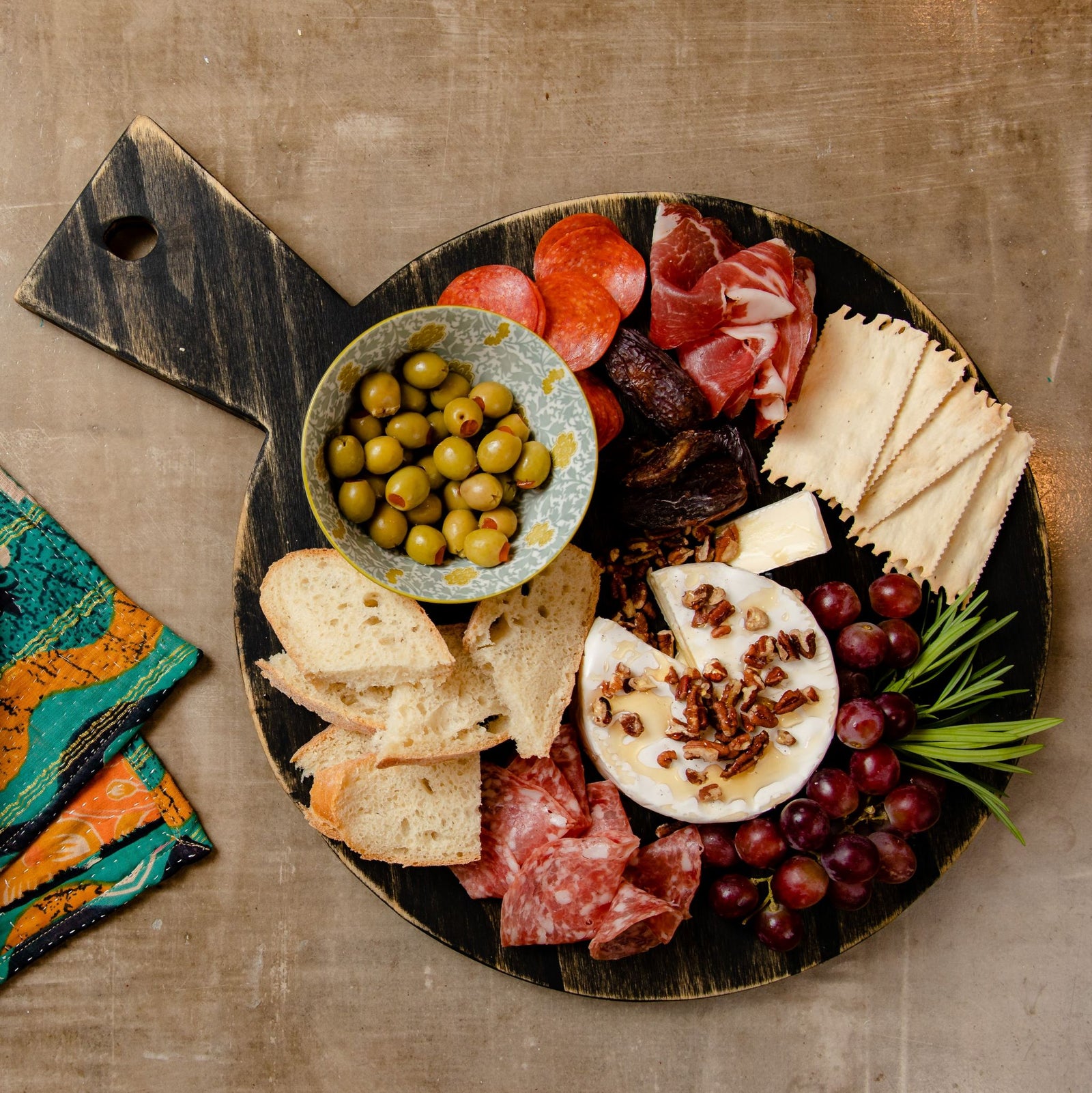 black stain charcuterie board | grace graffiti