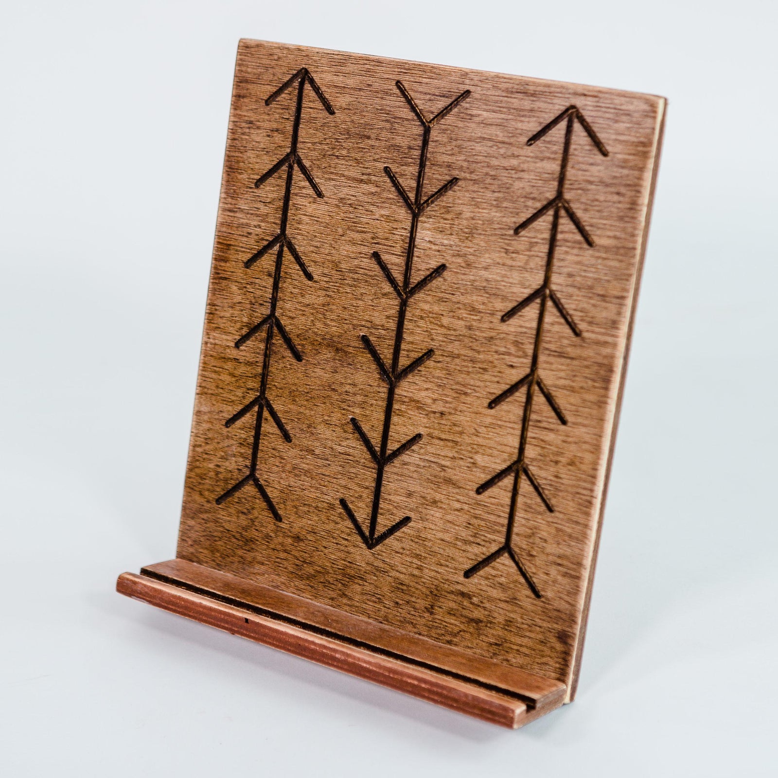 engraved arrows tablet stand grace graffiti