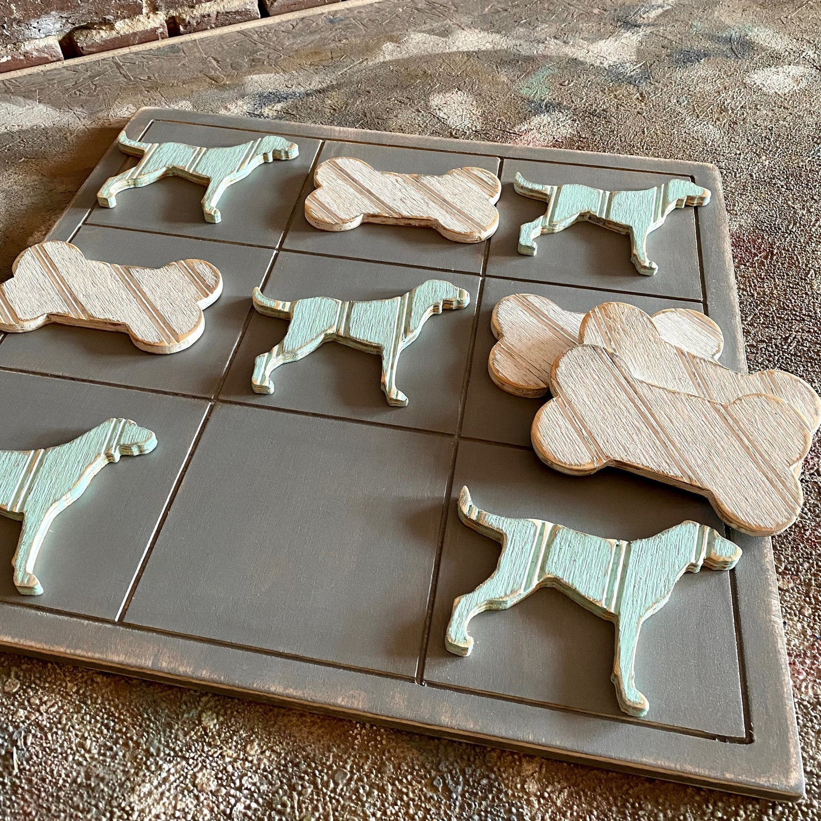 dog bone tic tac toe | Grace Graffiti